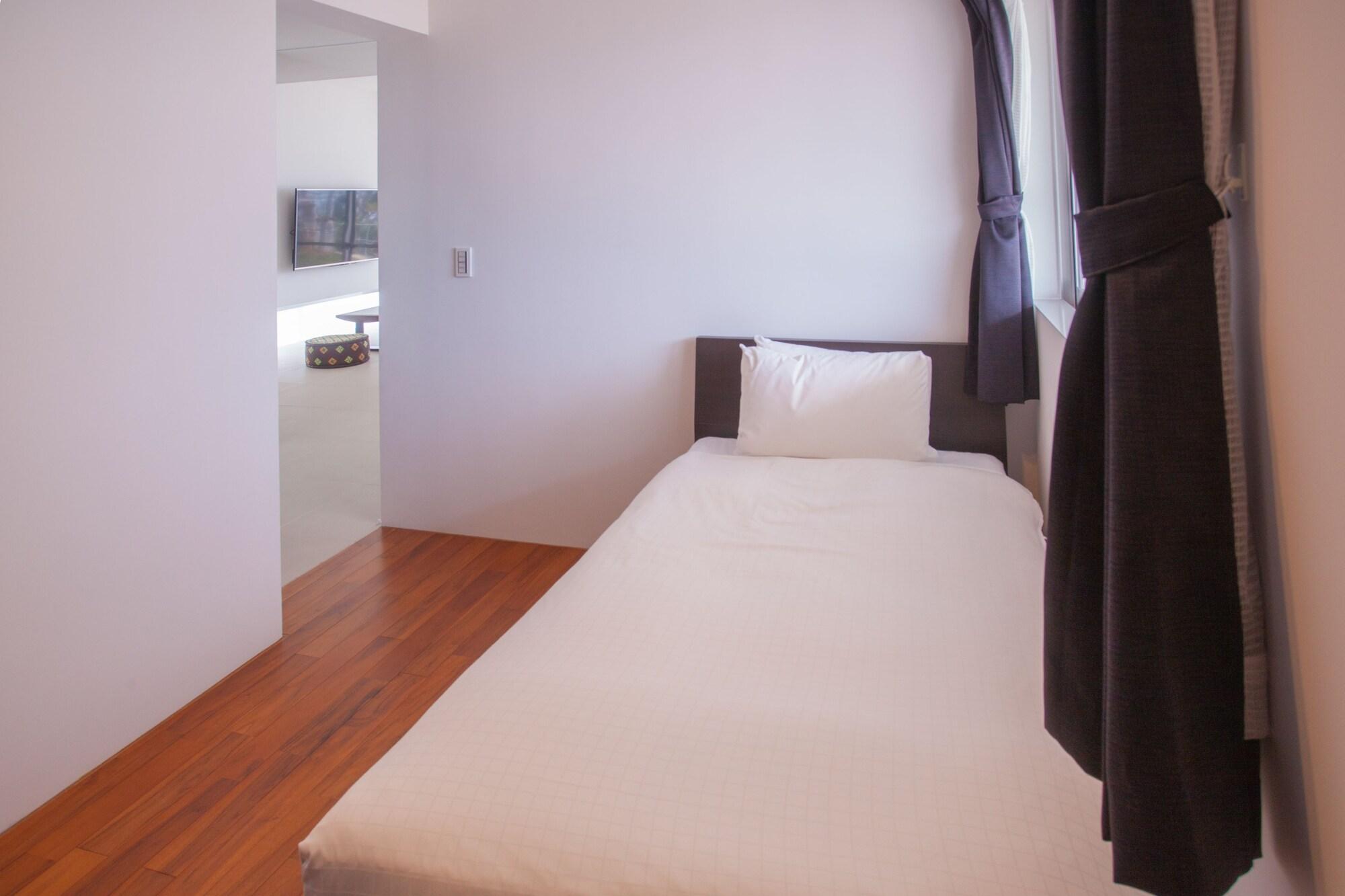 Kariyushi Condominium Resort Onna Maeda Base Экстерьер фото