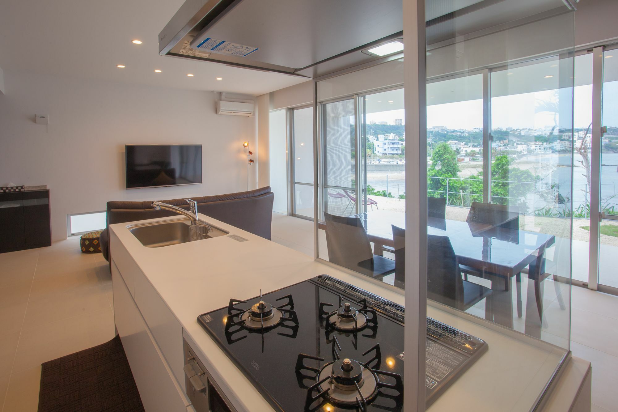Kariyushi Condominium Resort Onna Maeda Base Экстерьер фото